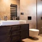 Earthen - Natural Luxury Family Retreat With Sauna And Private Garden Липтовски-Ян