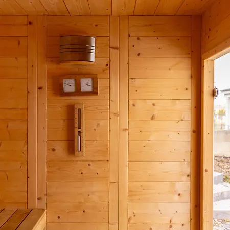 Earthen - Natural Luxury Family Retreat With Sauna And Private Garden Сasa de vacaciones