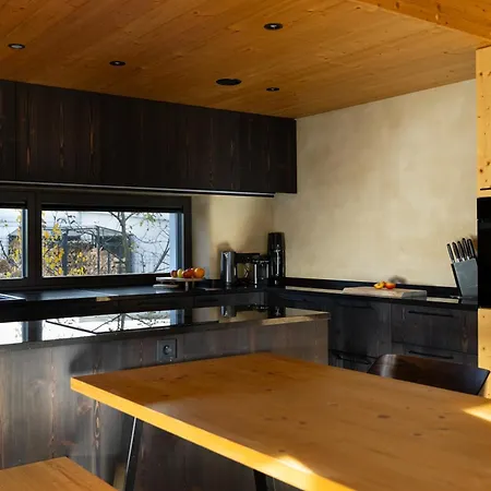 Earthen - Natural Luxury Family Retreat With Sauna And Private Garden Сasa de vacaciones