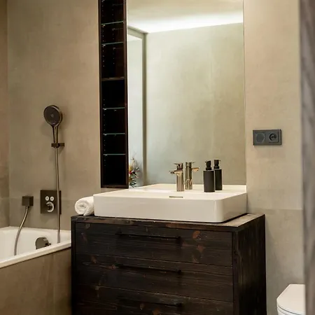 Earthen - Natural Luxury Family Retreat With Sauna And Private Garden Сasa de vacaciones