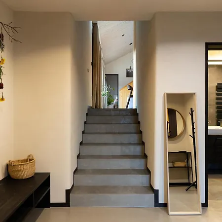 Earthen - Natural Luxury Family Retreat With Sauna And Private Garden