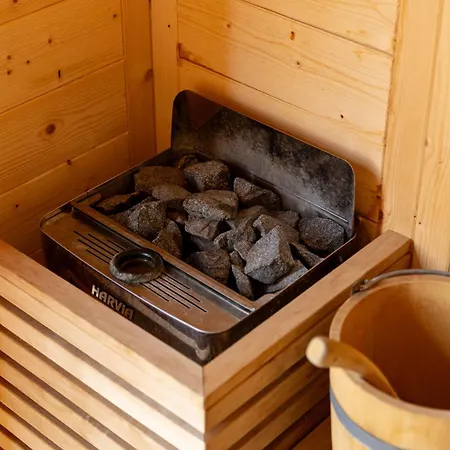 Earthen - Natural Luxury Family Retreat With Sauna And Private Garden