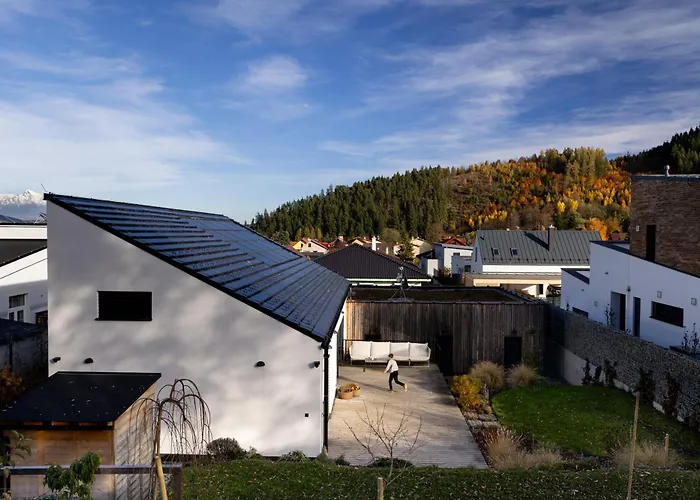 Earthen - Natural Luxury Family Retreat With Sauna Vakantiehuis *