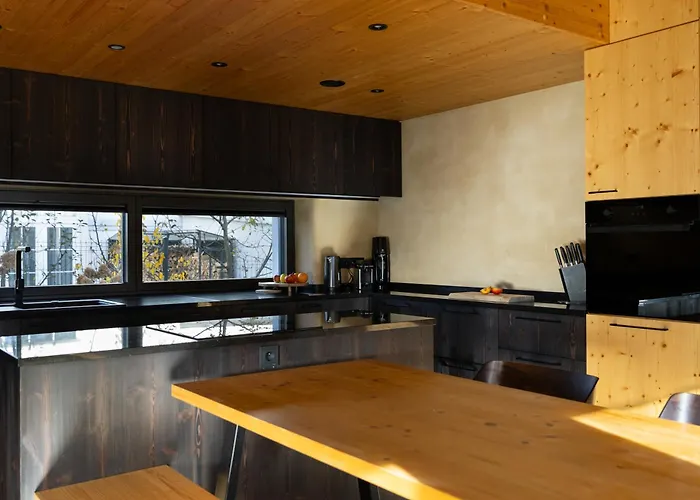 Earthen - Natural Luxury Family Retreat With Sauna Vakantiehuis