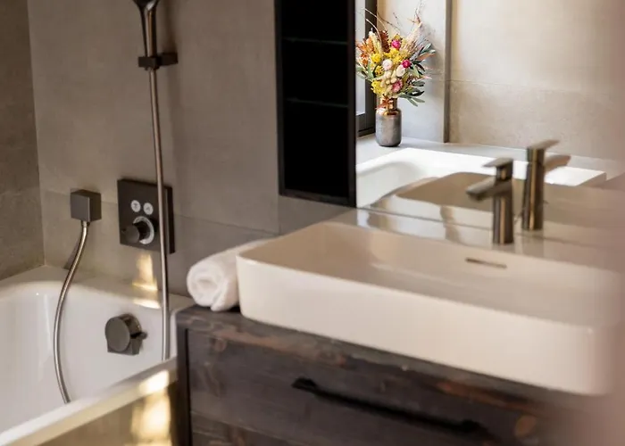 Vakantiehuis Earthen - Natural Luxury Family Retreat With Sauna