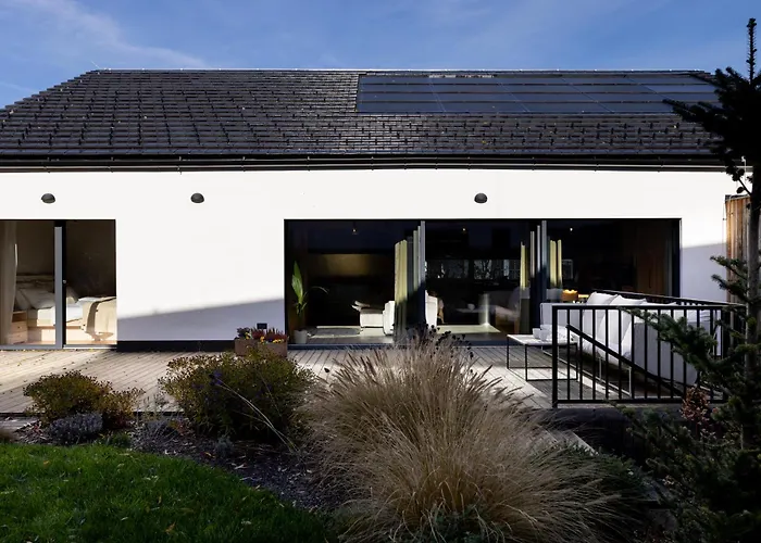 Vakantiehuis Earthen - Natural Luxury Family Retreat With Sauna *